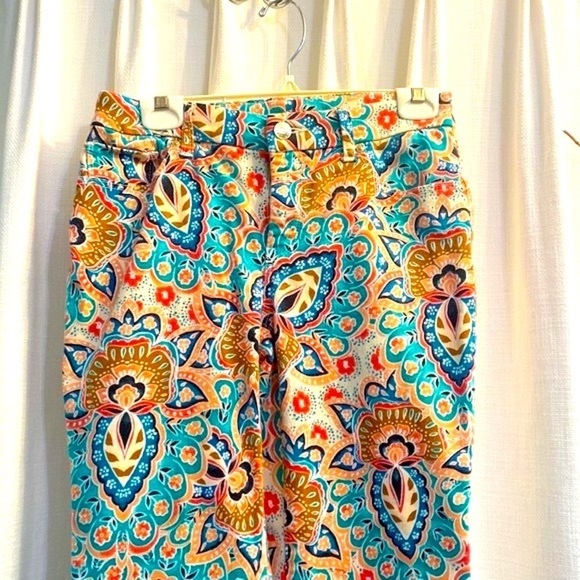 Women’s Chico’s So Slimming Medallion Girlfriend Ankle Jeans Size 0 - Picture 3 of 11